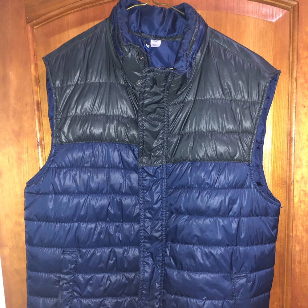Two tone sleeveless vest